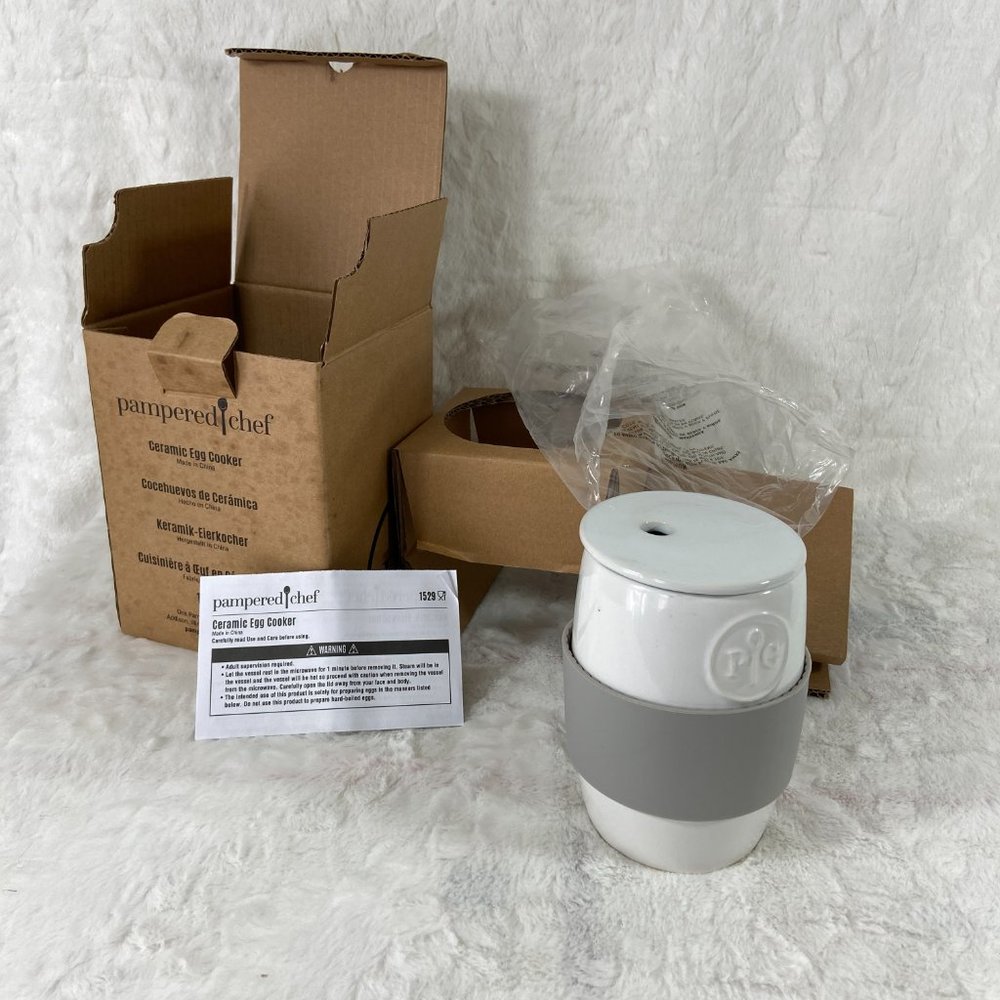 New Pampered Chef Ceramic Egg Cooker #1529 - New in Box